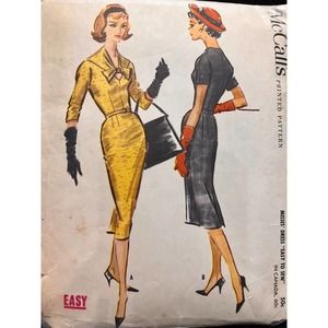 McCall's 4615 50's Dress with Raglan sleeves, Belt Straight Skirt Size 16